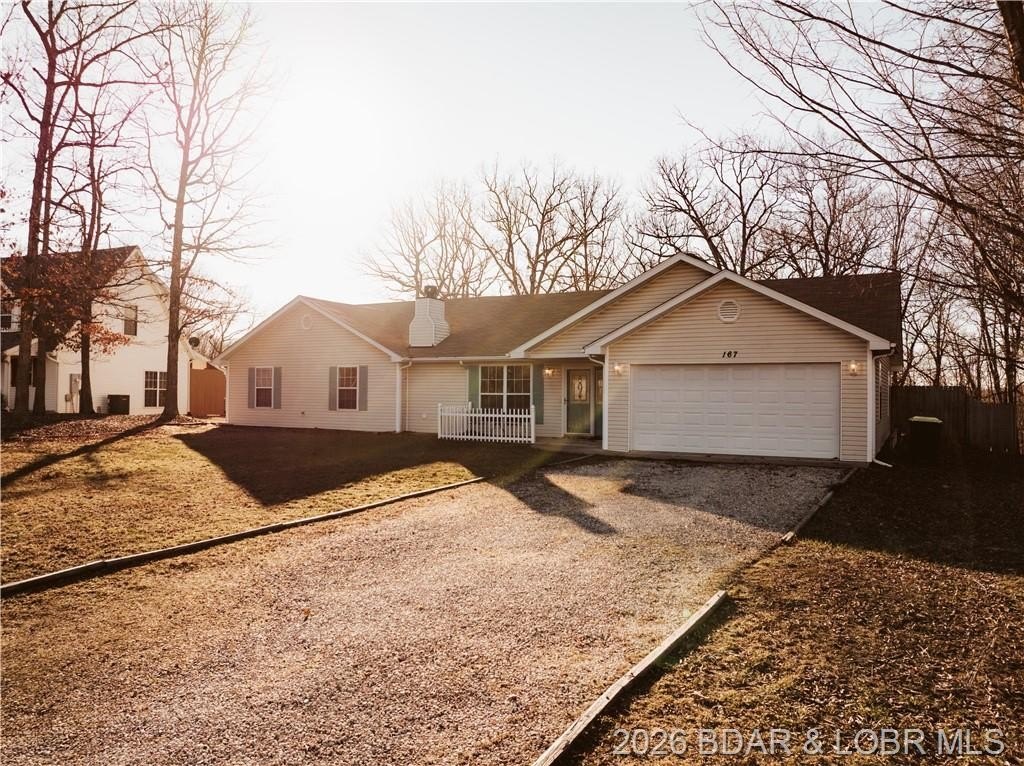 Single Family 4BR 2BA - 167 Cinnamon Ridge Drive, Sunrise Beach, MO