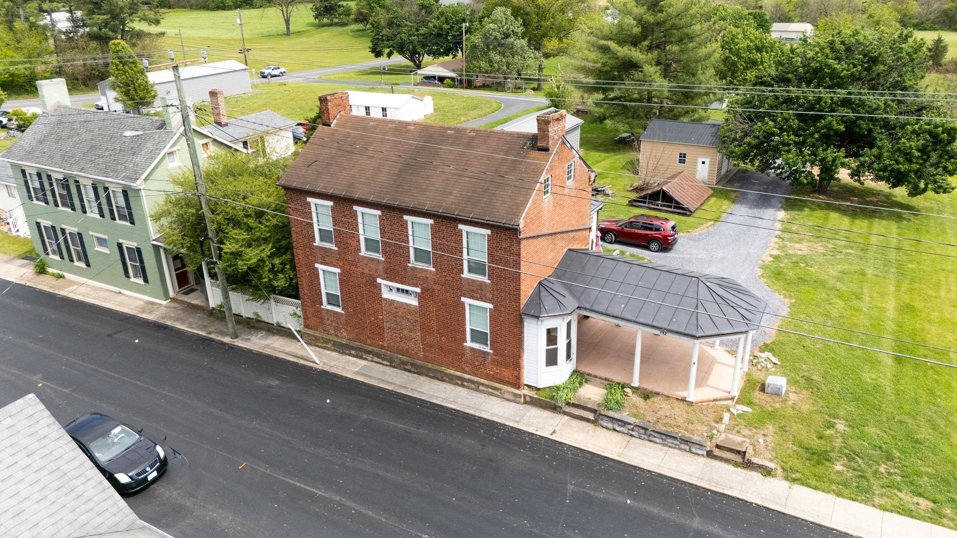 Single Family 3BR 2BA - 242 S MAIN ST, MOUNT CRAWFORD, VA