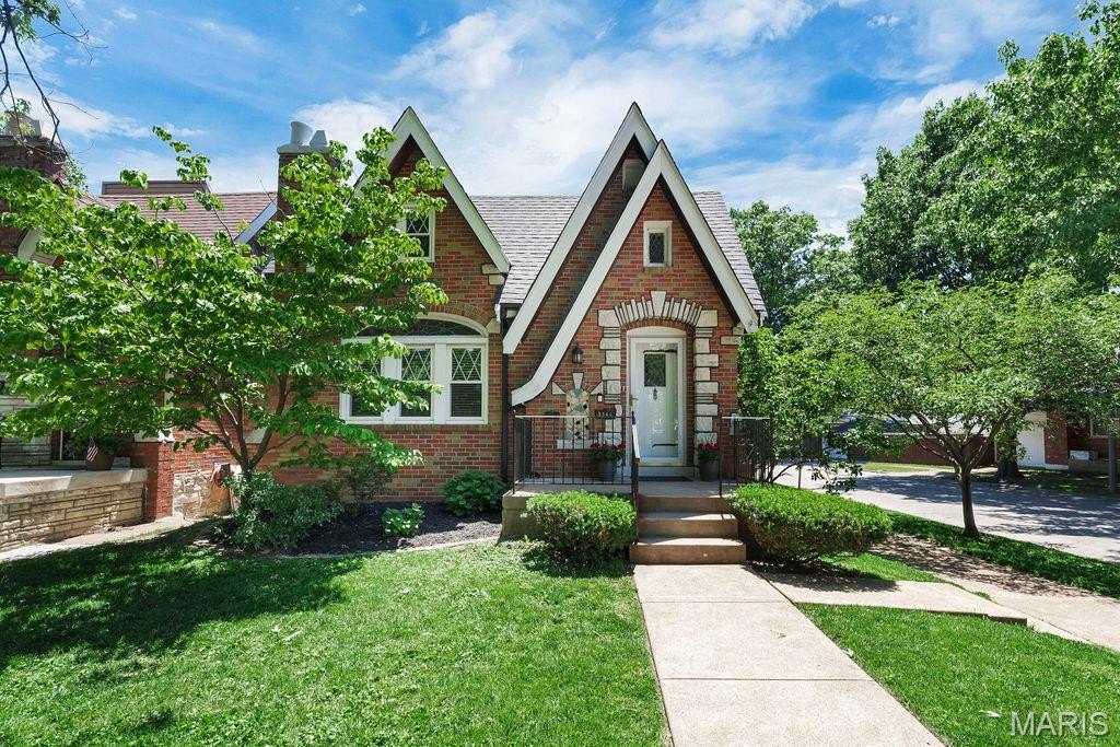 Single Family 3BR 2BA - 5544 Murdoch Avenue, St Louis, MO