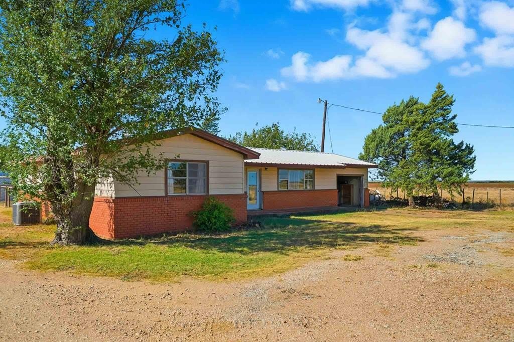 Single Family 3BR 2BA - 11969 Hwy 6, Avoca, TX