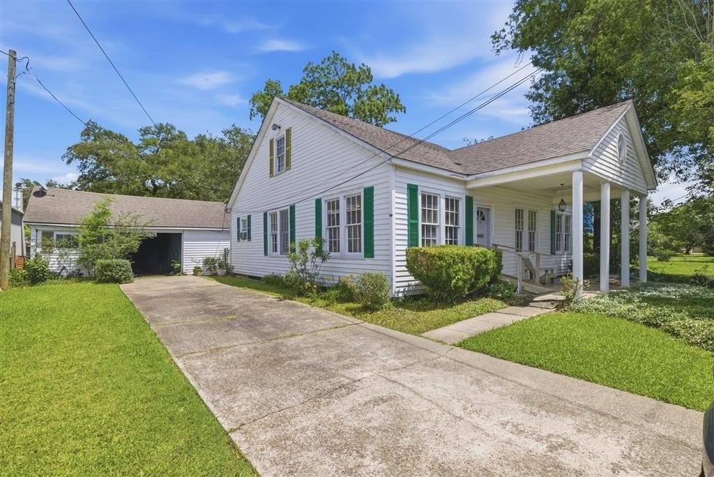 Single Family 2BR 2BA - 714 Lake Arthur Avenue, Jennings, LA