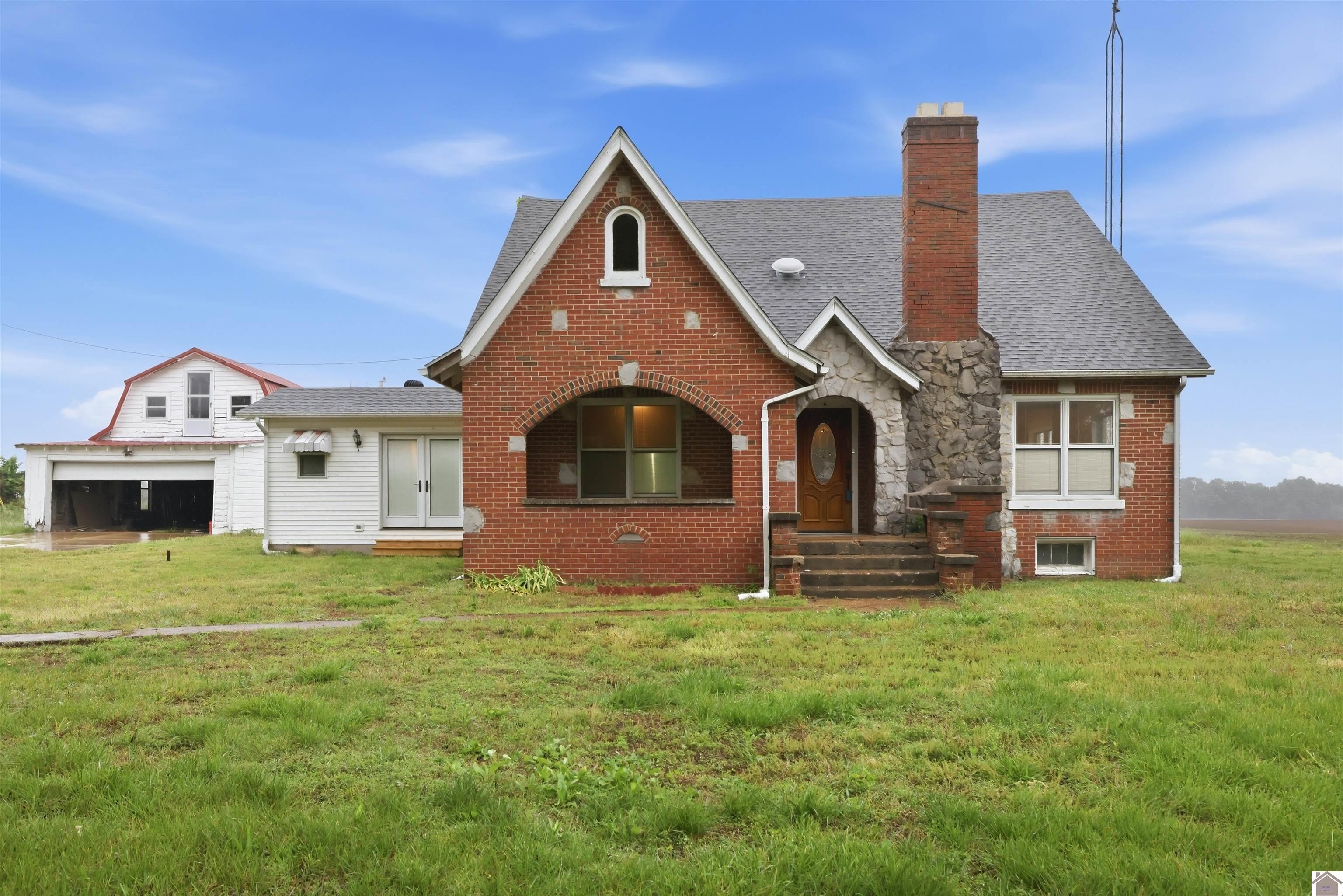 Single Family 4BR 2BA - 3690 State Route 94 E, Sedalia, KY