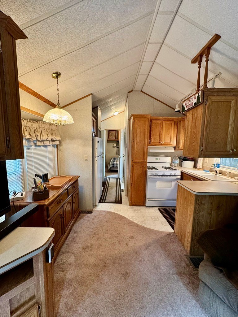 Single Family 1BR 1BA - 86 Birch Ln, Crown, PA