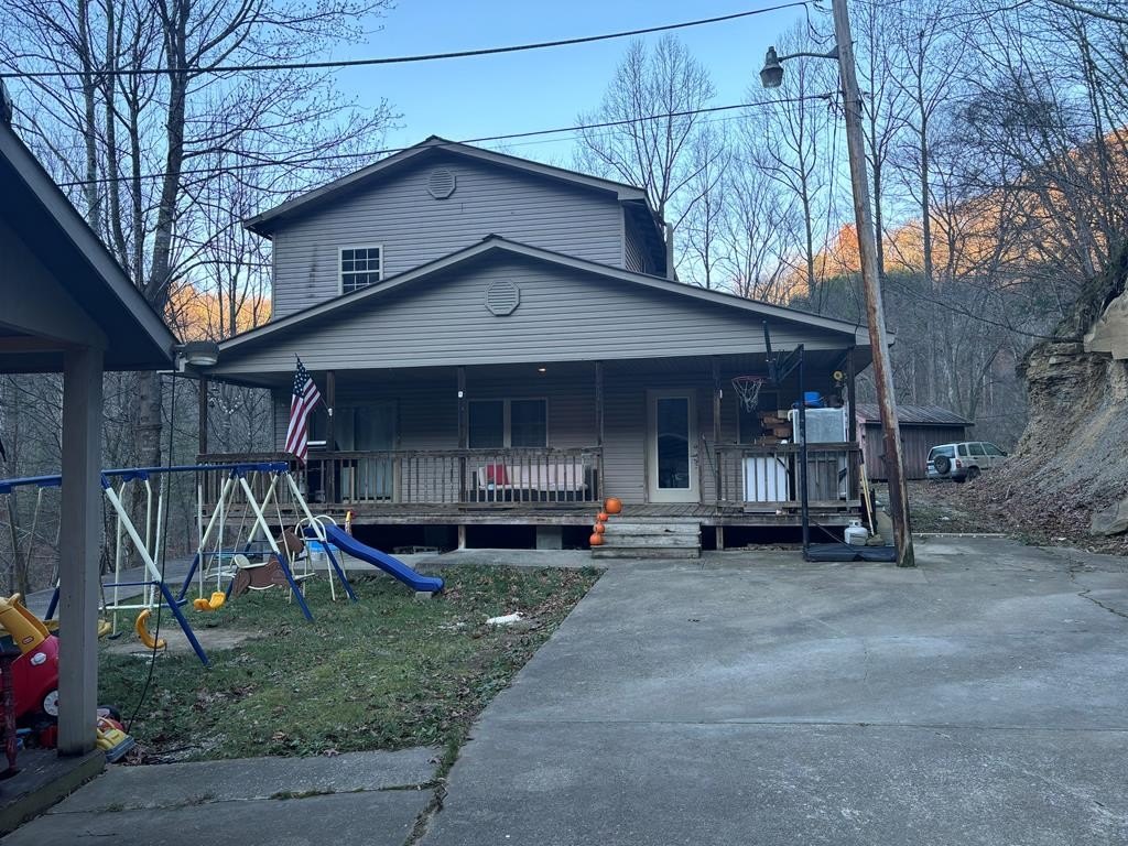 Single Family 4BR 2BA - 95 Nashville DR, Thorton, KY