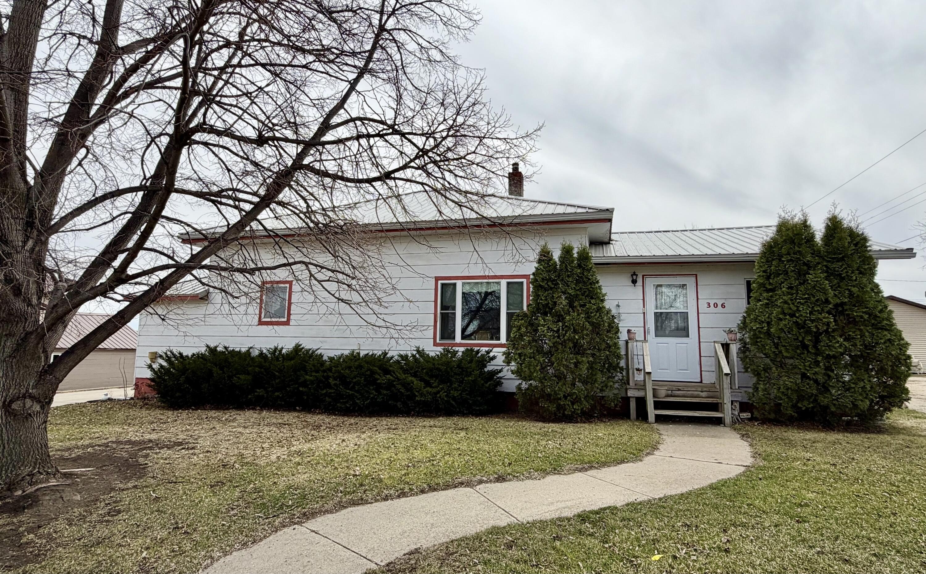 Single Family 3BR 2BA - 306 Seward Avenue, Roscoe, SD