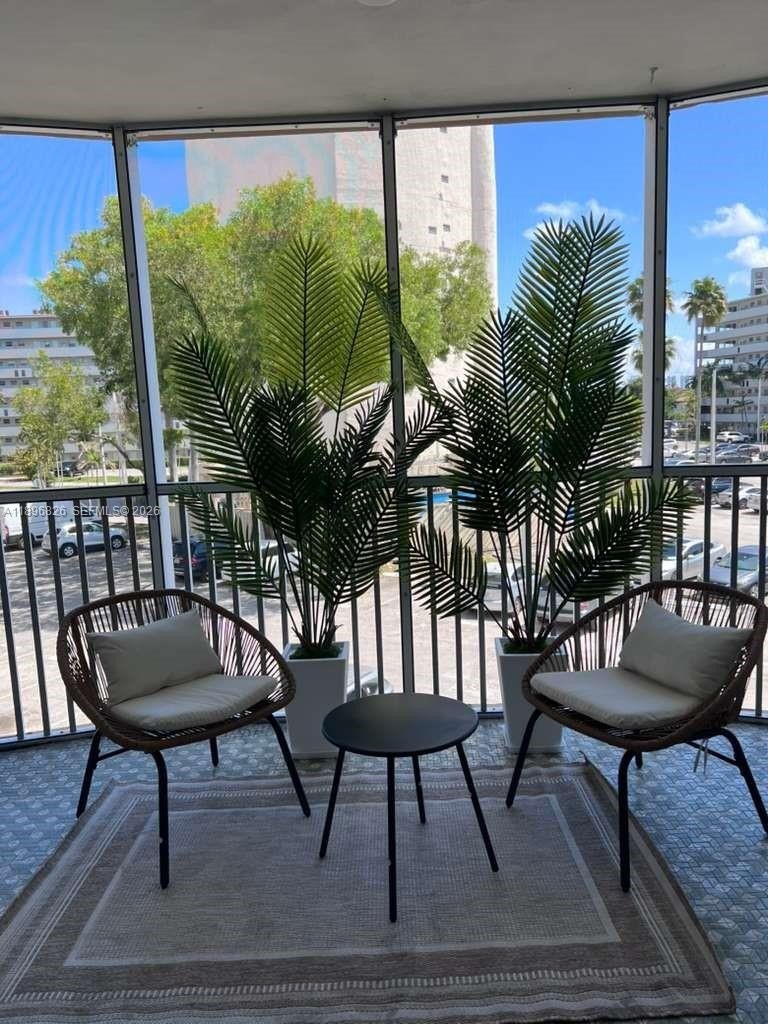 Condo 1BR 1BA - 1710 NE 191st St, Miami, FL