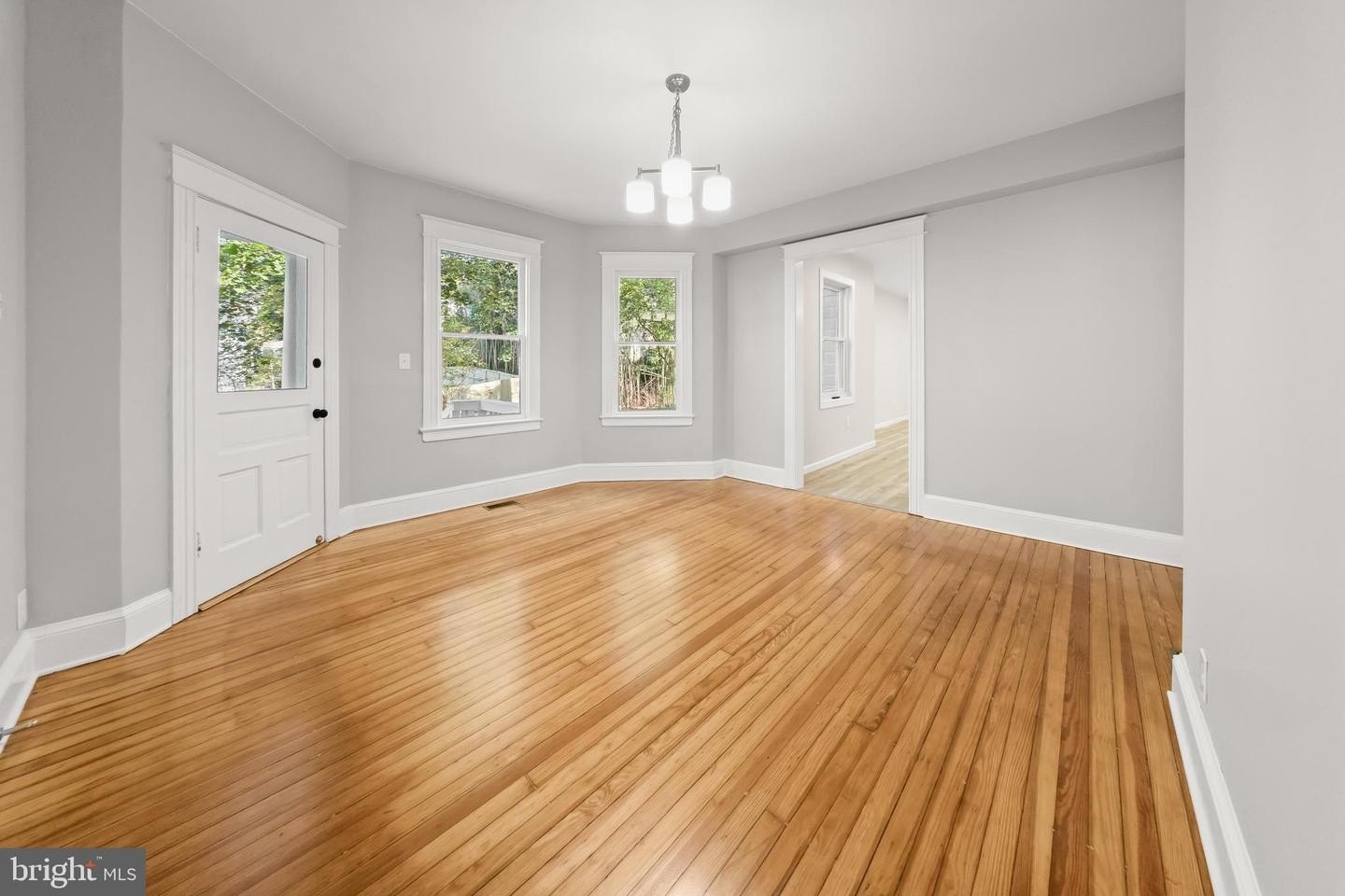 Single Family 3BR 4BA - 10220 CAPITOL VIEW AVE, SILVER SPRING, MD