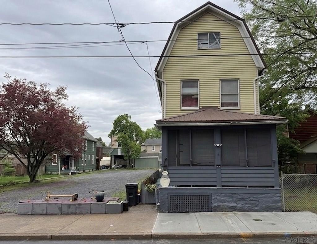 Single Family 3BR 1BA - 611 1/2 Sherman Street, Johnstown, PA