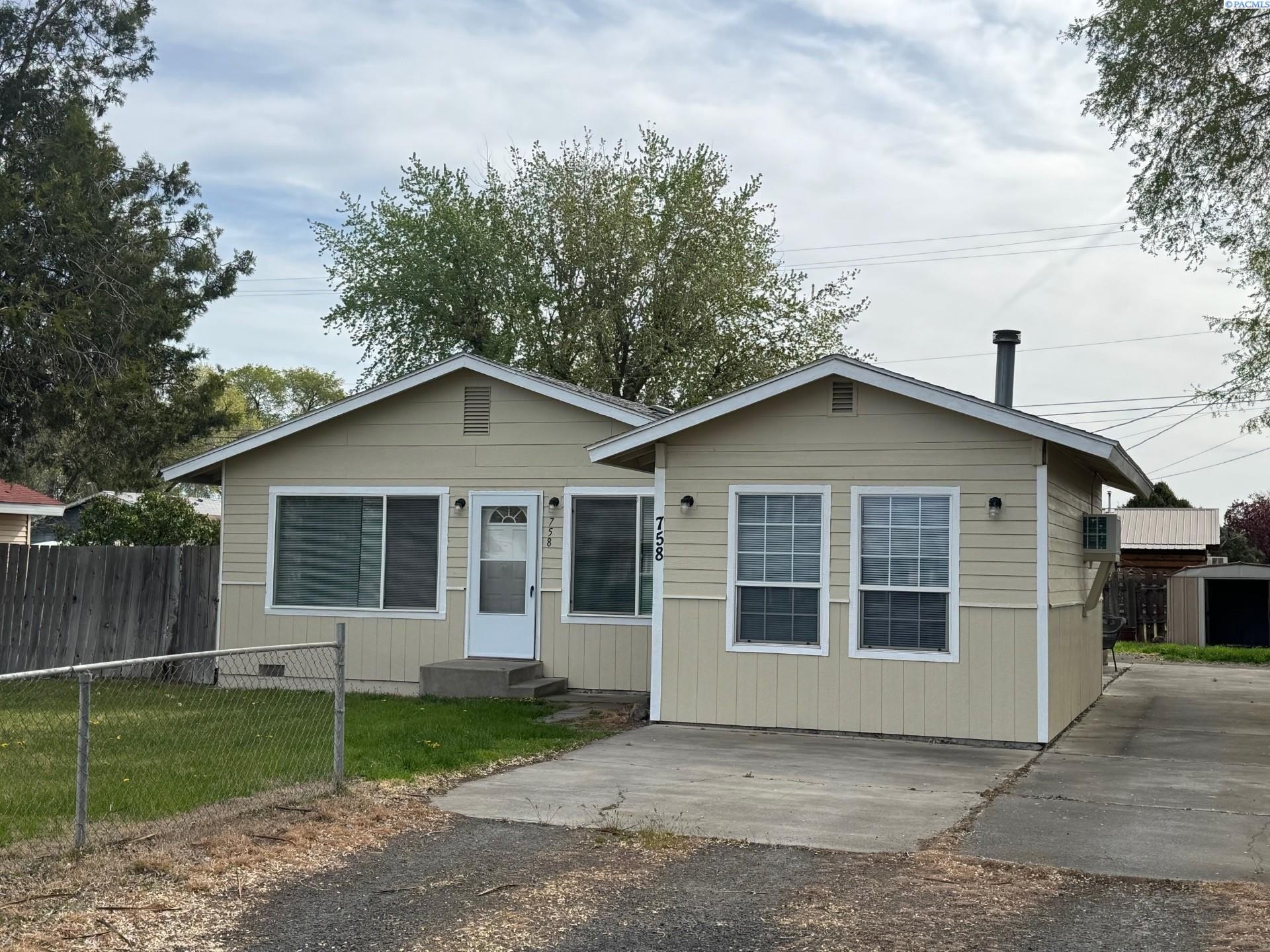 Other 3BR 1BA - 758 S Second Ave, Connell, WA
