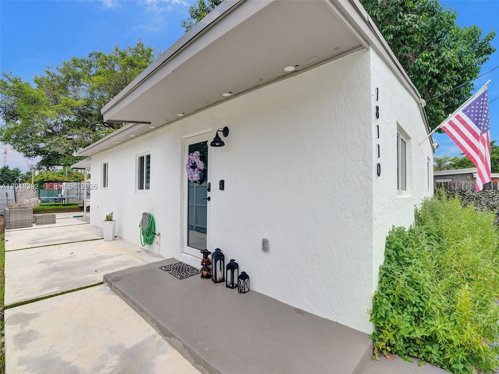 Single Family 3BR 1BA - 10222 SW 181st St, Miami, FL
