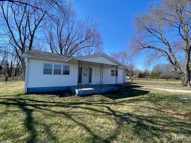 Single Family 3BR 1BA - 245 S 7th Street, Nokomis, IL