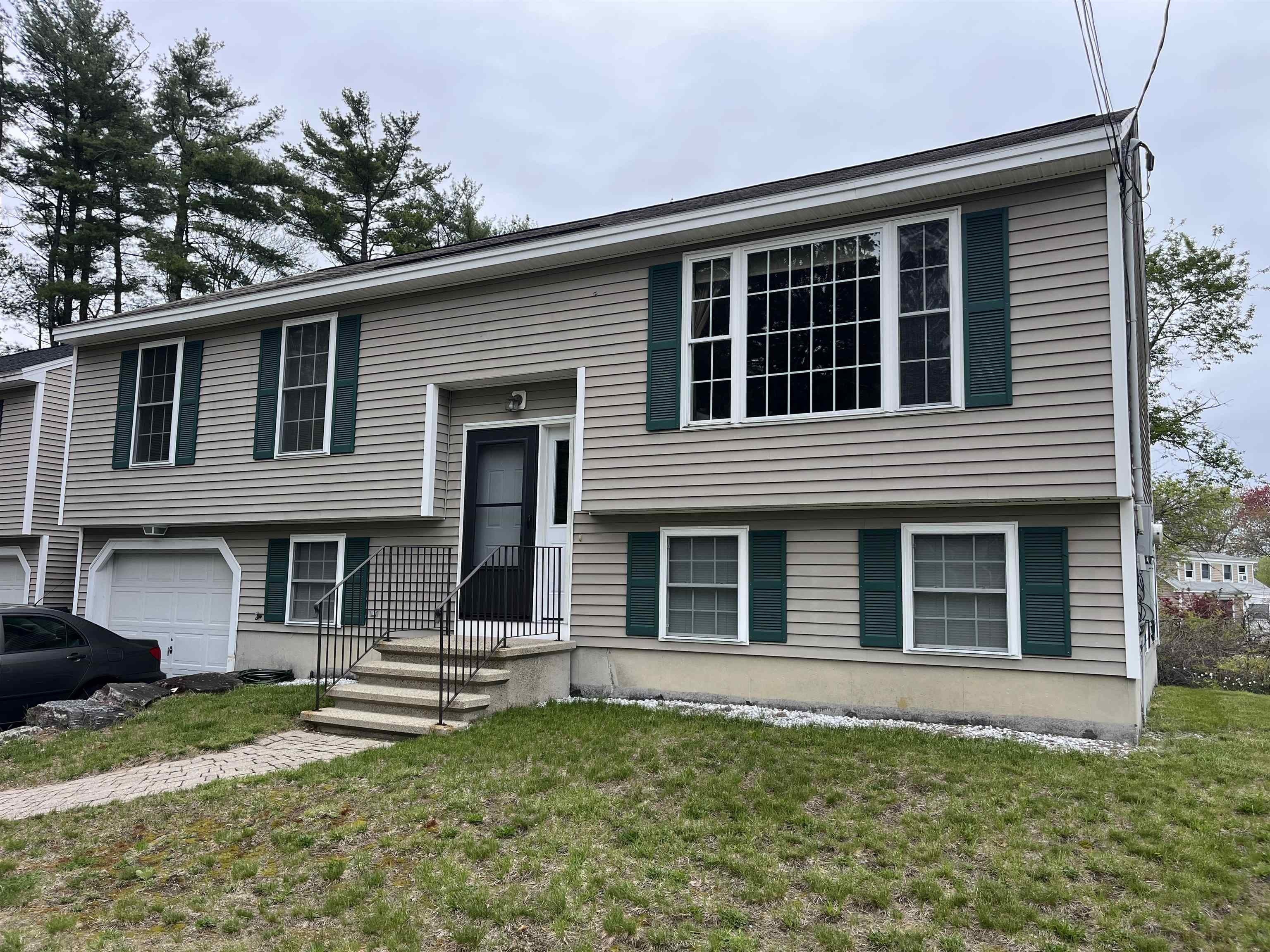 Single Family 3BR 2BA - 223 S Main Street, Seabrook, NH