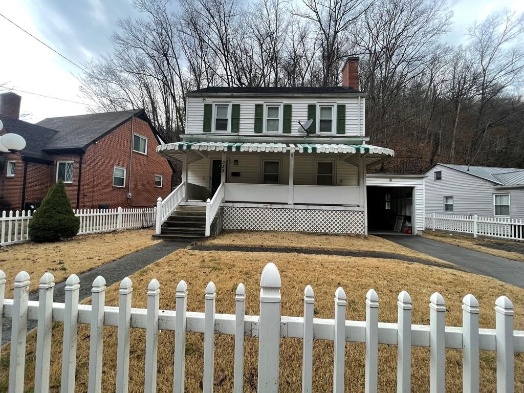Single Family 3BR 1BA - 333 Stewart Street, WELCH, WV