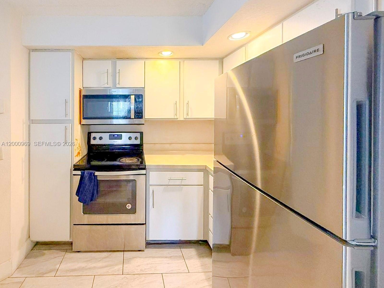 Condo 2BR 2BA - 3440 N Pinewalk Dr N, Margate, FL