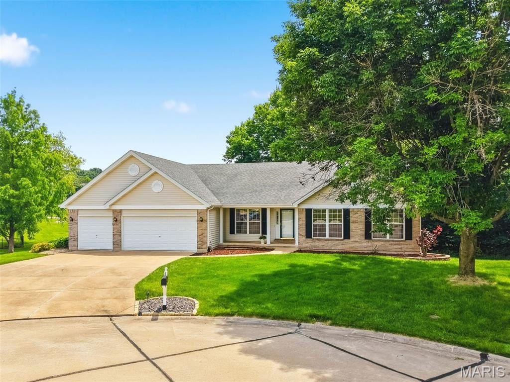 Single Family 3BR 2BA - 4 Sanborn Valley Court, St Peters, MO
