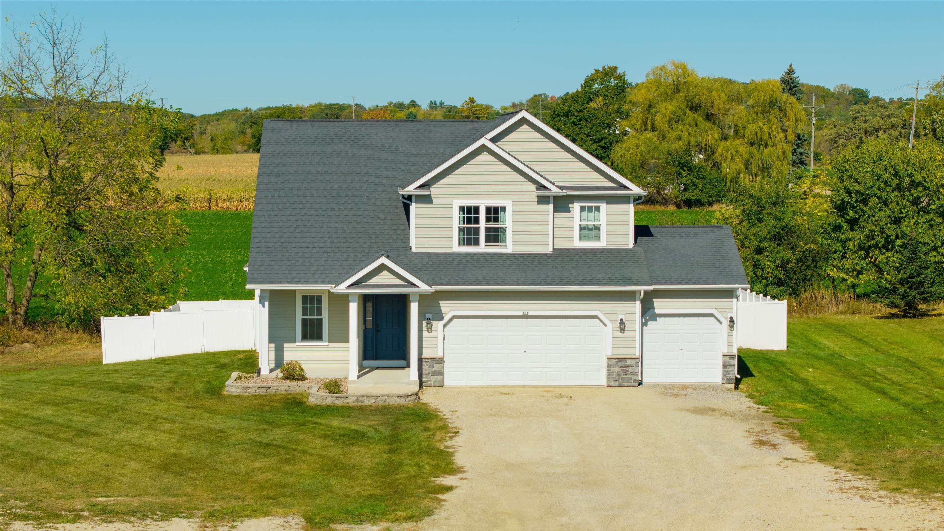 Single Family 3BR 4BA - 131 W Blackhawk Drive, Fort Atkinson, WI