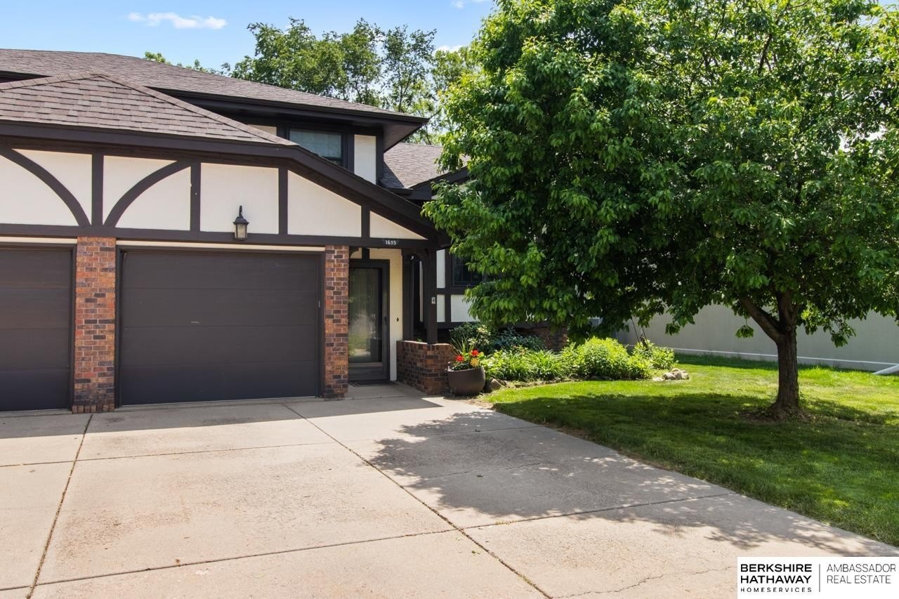 Single Family 3BR 2BA - 1635 N 123 Street, Omaha, NE