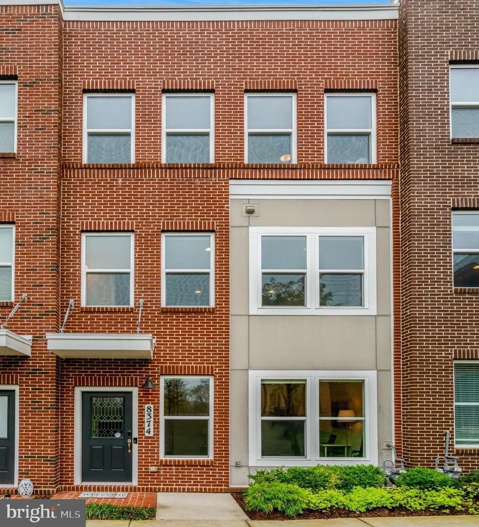 Single Family 3BR 4BA - 8374 SALLYPORT ST, LORTON, VA