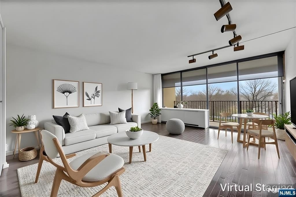 Co-op 1BA - 6 Horizon #306, Fort Lee, NJ