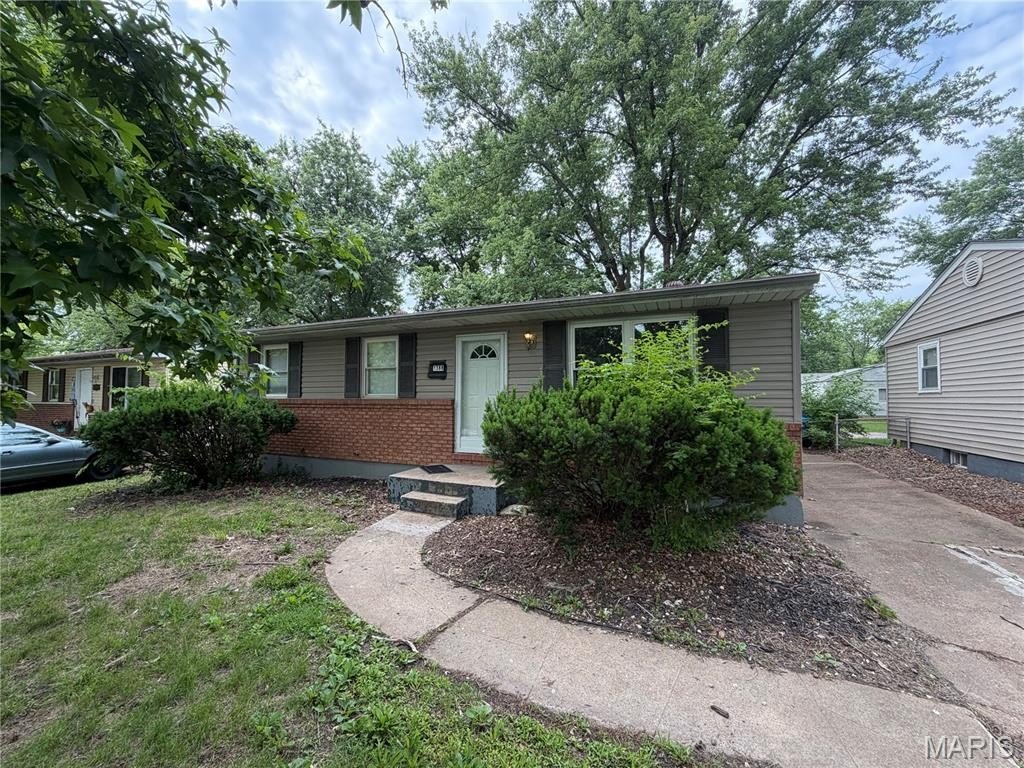 Single Family 3BR 1BA - 1388 Farmview Avenue, St Louis, MO