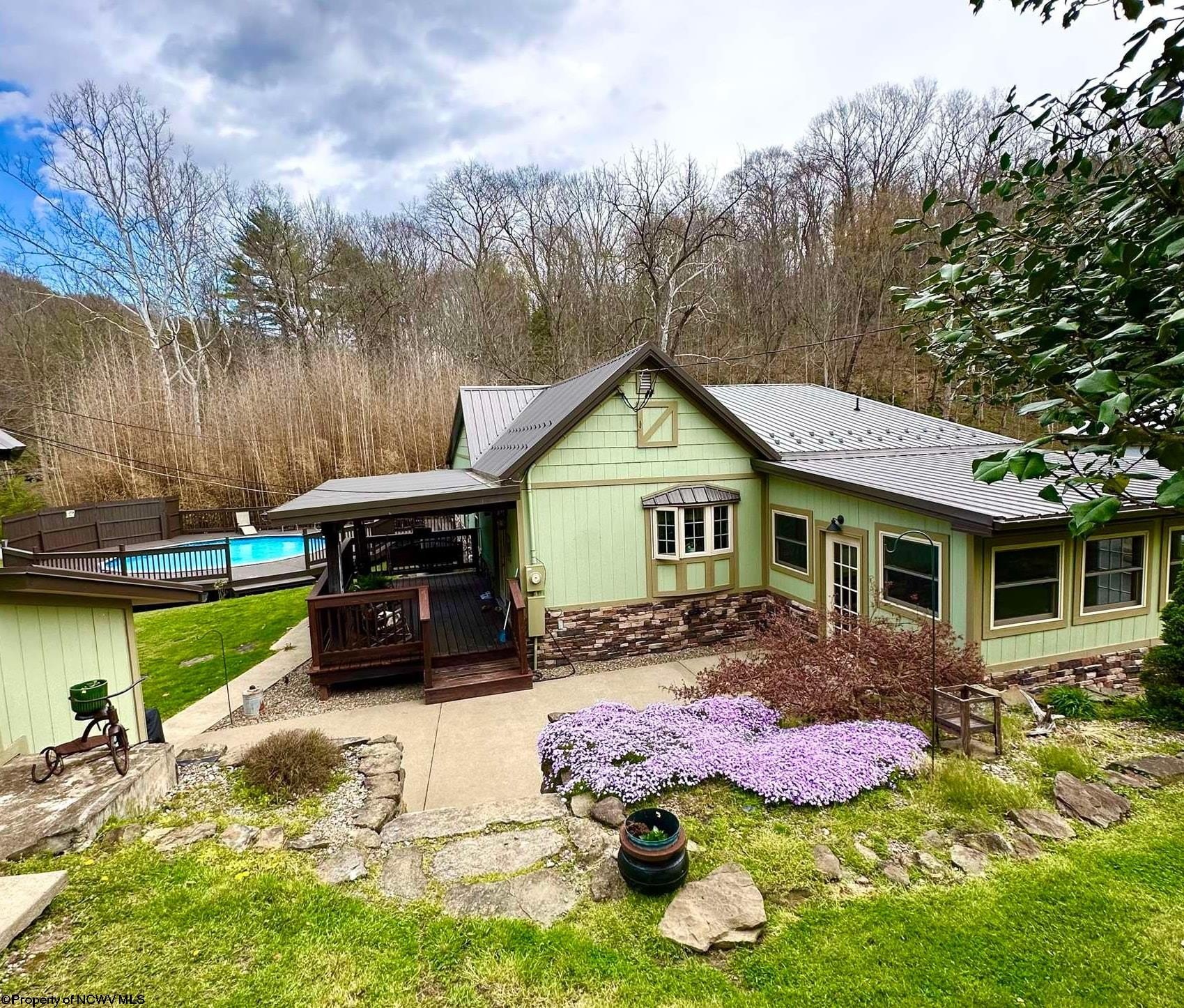 Single Family 3BR 2BA - 231 Catawba Road, Fairmont, WV