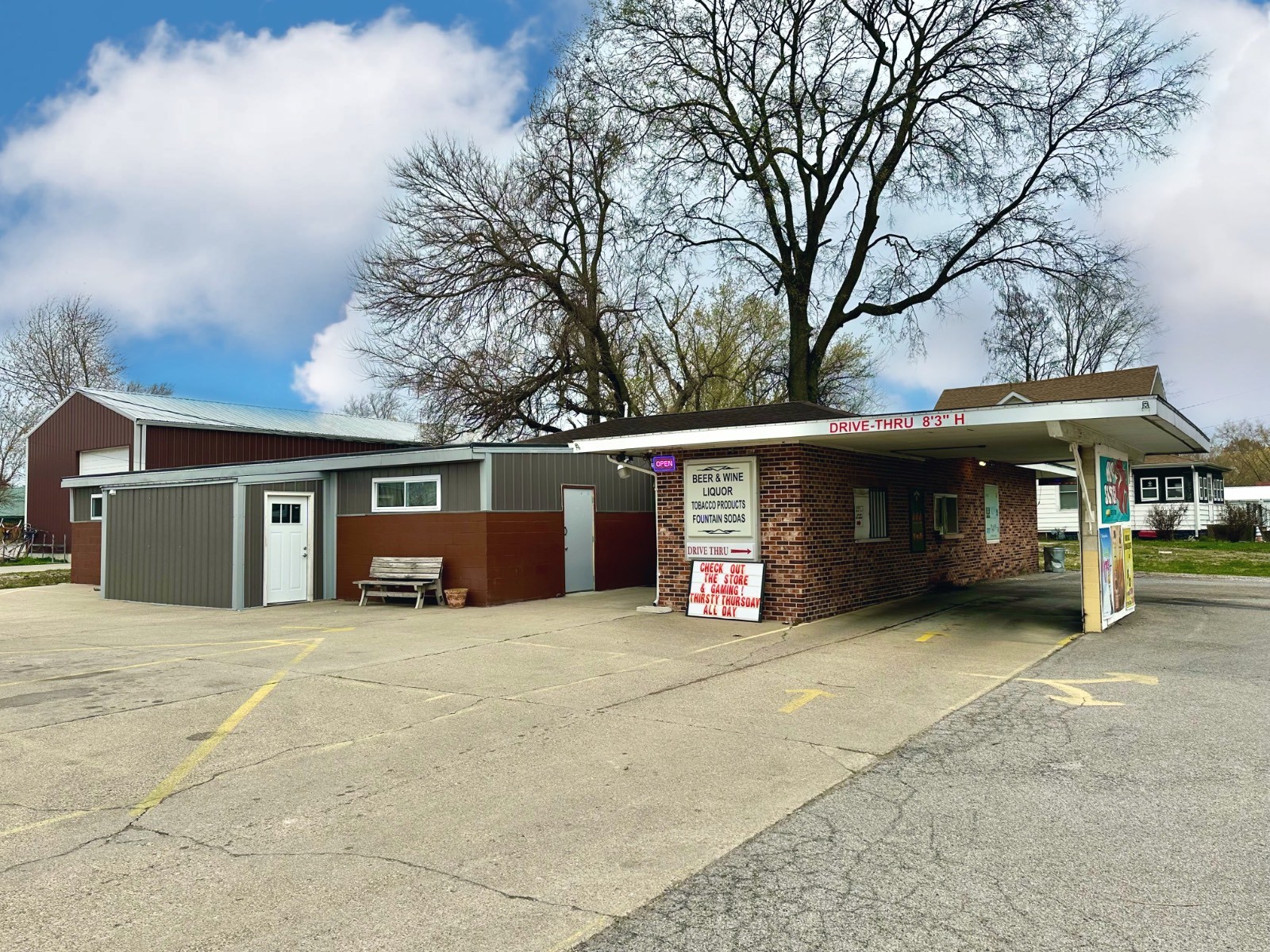 1051 E North Ave  