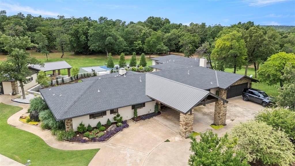 Single Family 4BR 7BA - 2800 E 15th Street, Edmond, OK
