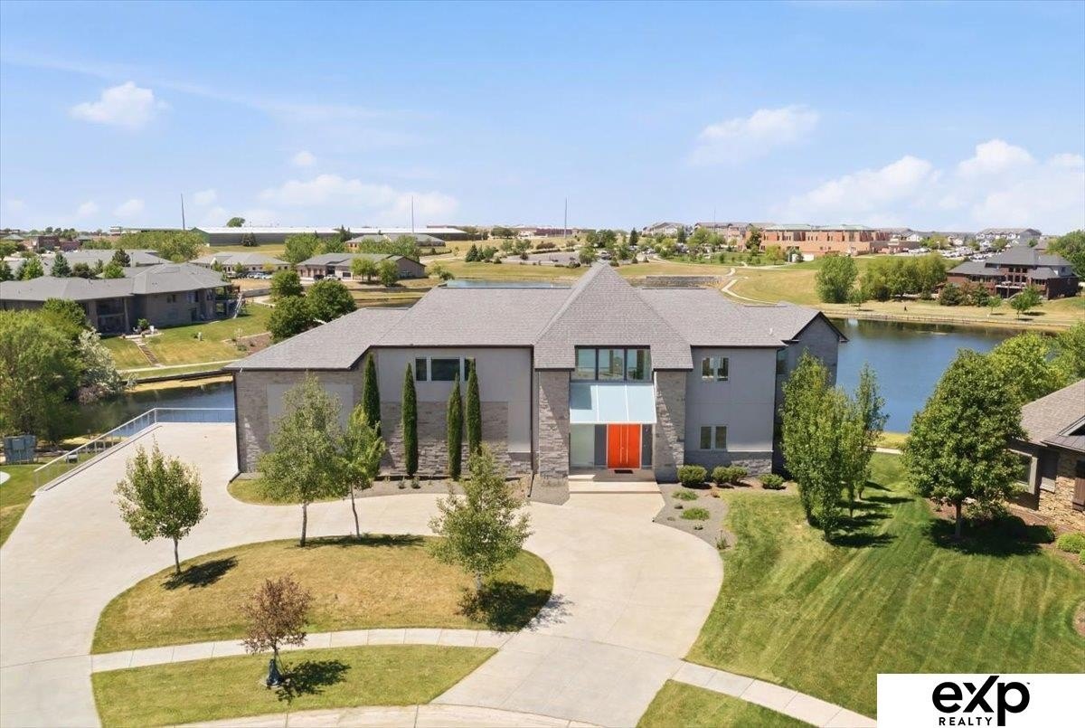 Single Family 5BR 5BA - 7711 S 96 Bay, Lincoln, NE