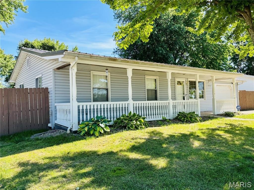 Single Family 3BR 2BA - 333 Straube Lane, Godfrey, IL
