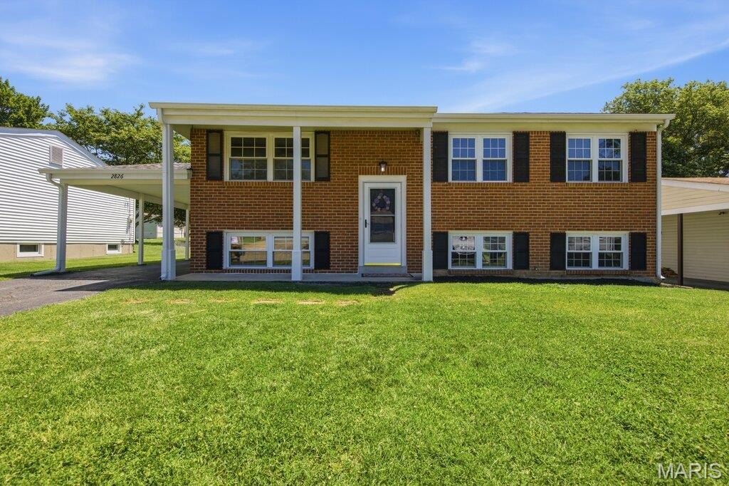 Single Family 3BR 2BA - 2826 Cherry Point Lane, Maryland Heights, MO