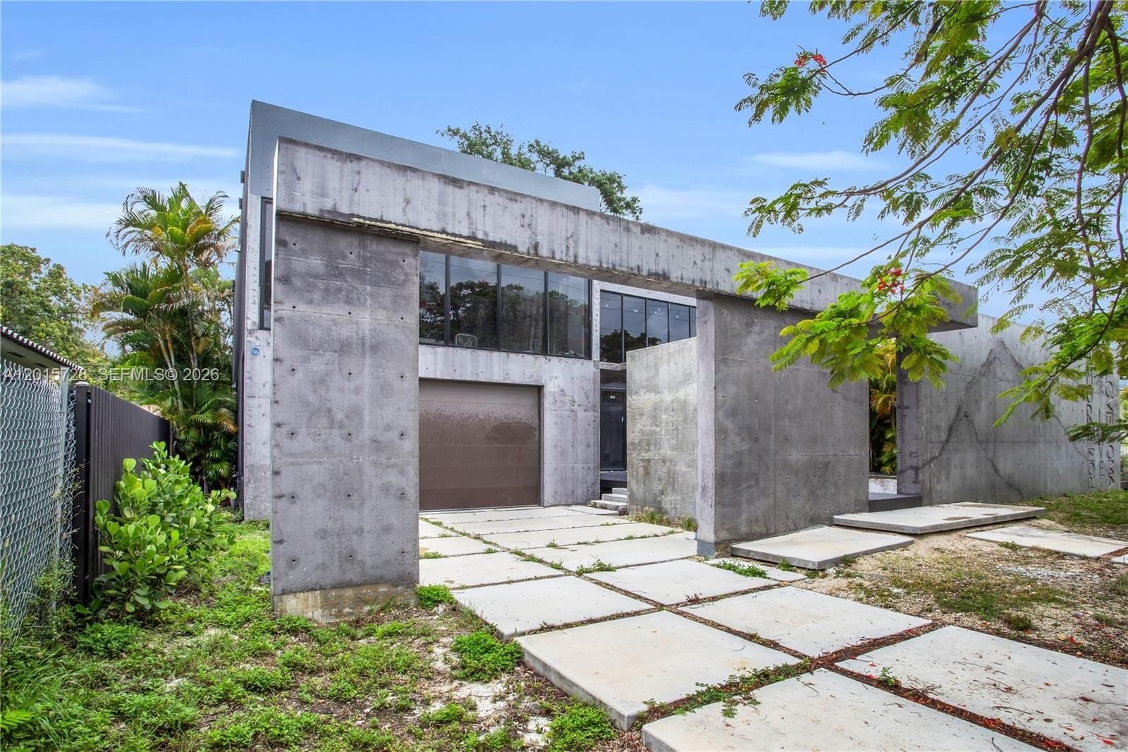 Single Family 3BR 3BA - 221 SW 25th Rd, Miami, FL