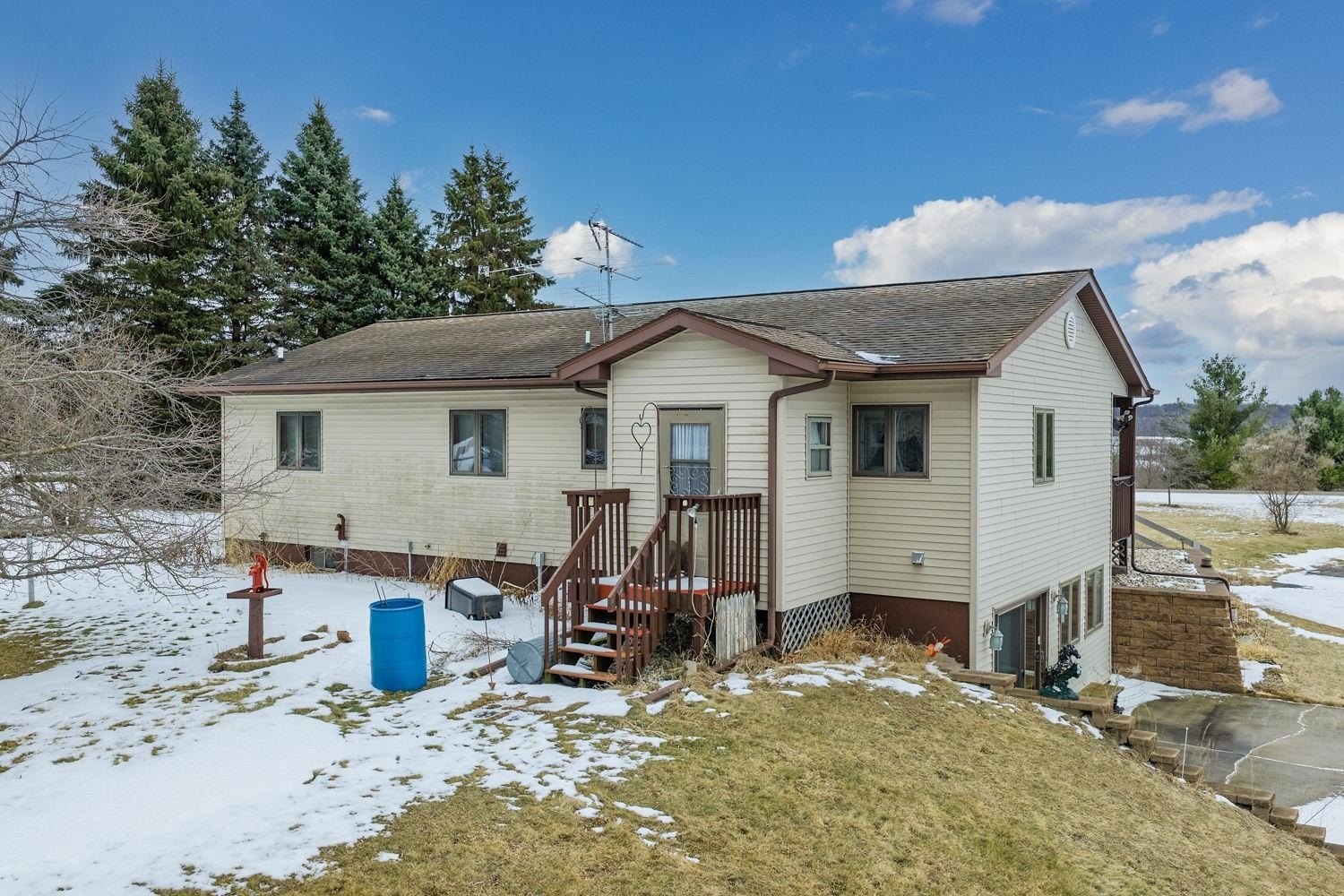 Single Family 3BR 2BA - S175 La Valle Road, La Valle, WI
