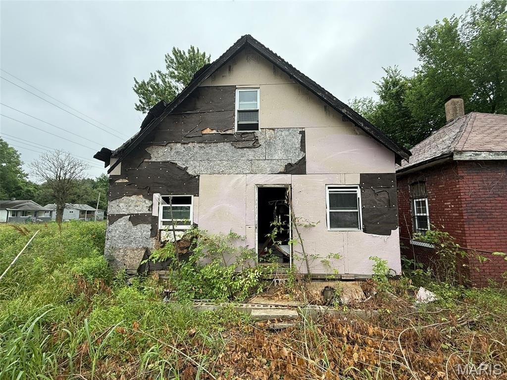 Single Family - 2626 Missouri Avenue, East St Louis, IL