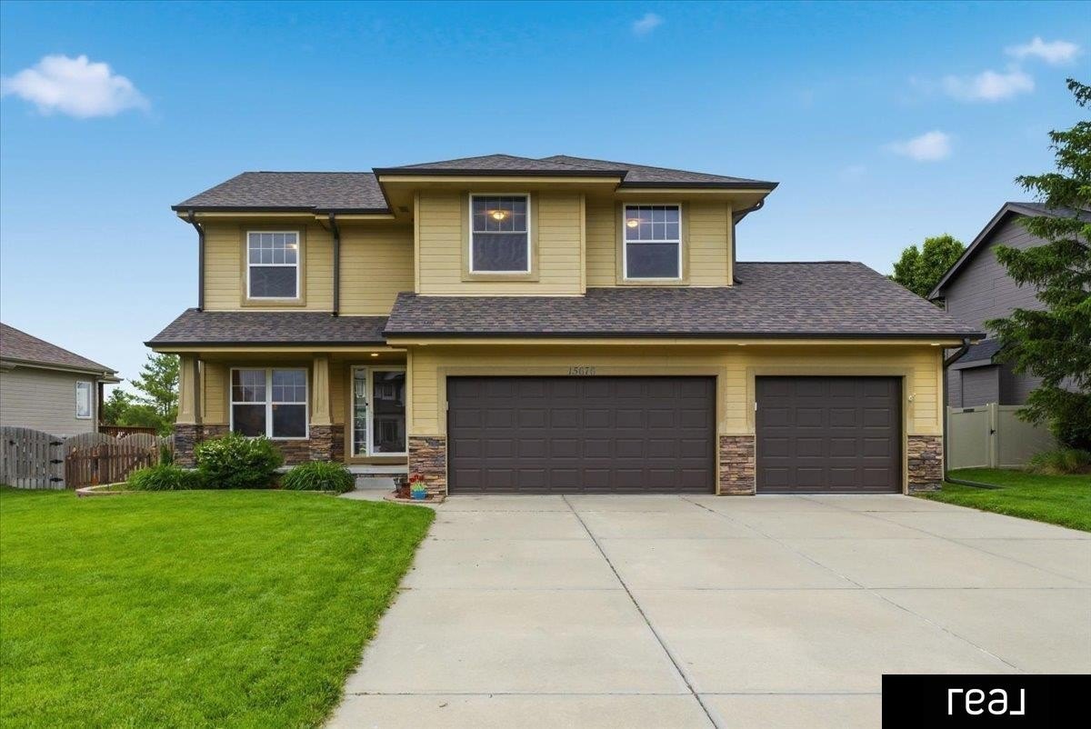 Single Family 4BR 5BA - 15676 King Street, Bennington, NE