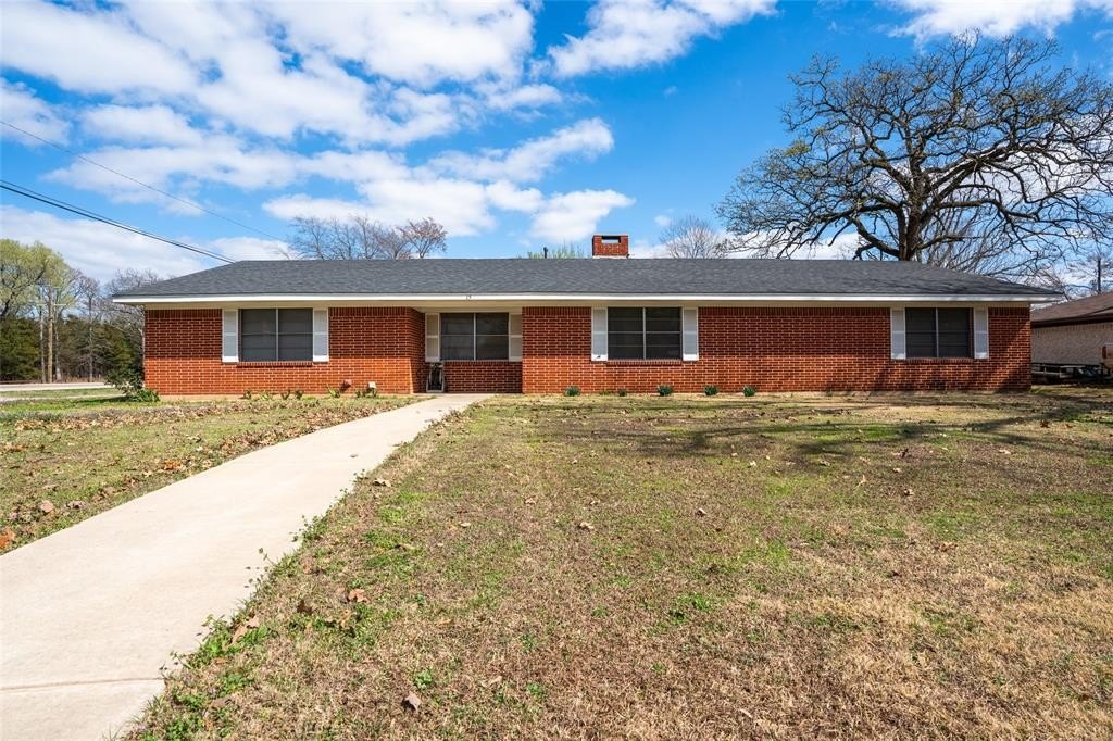 Single Family 3BR 3BA - 15 SW 45th, Paris, TX