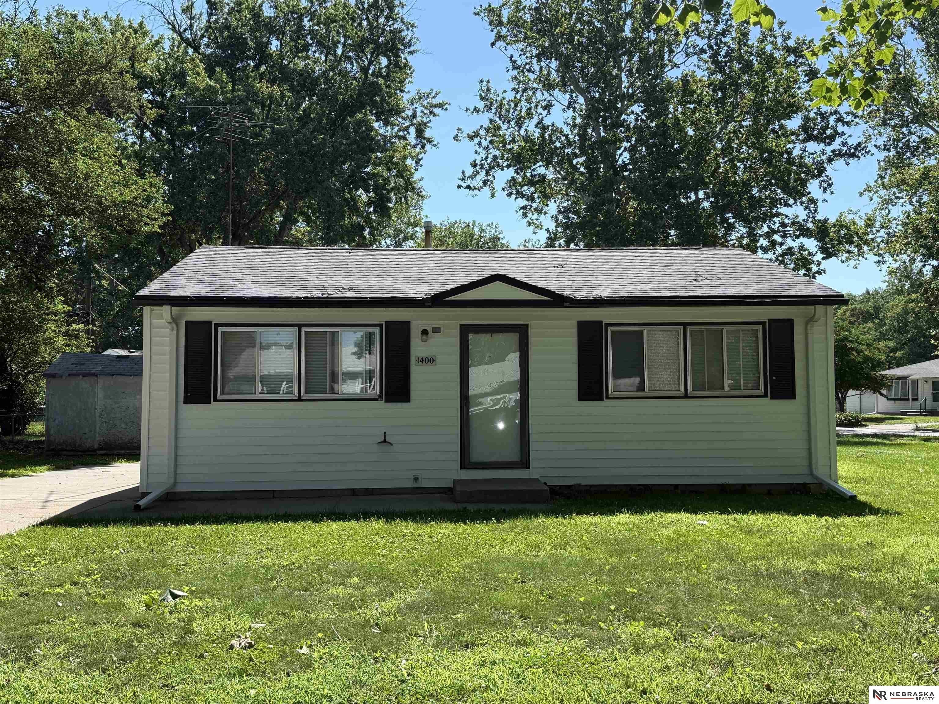Single Family 2BR 1BA - 1400 N 59th Street, Lincoln, NE