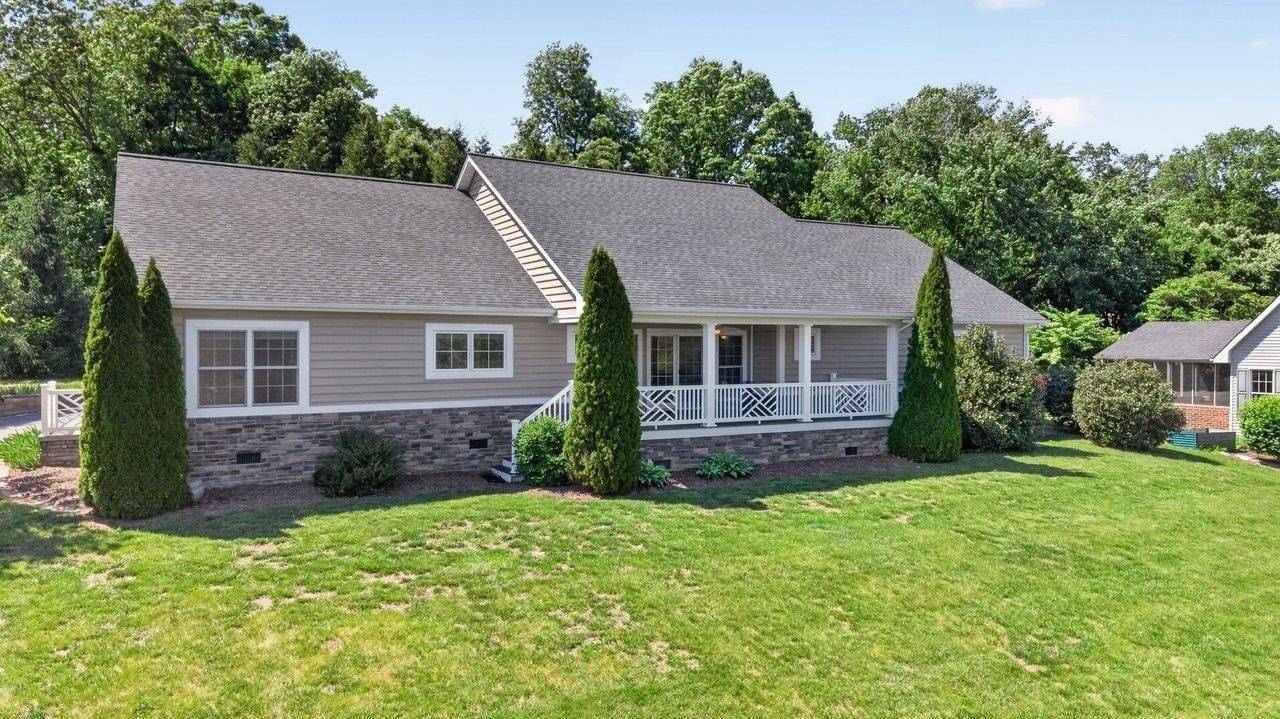 Single Family 3BR 3BA - 3090 ARROWHEAD RD, ROCKINGHAM, VA