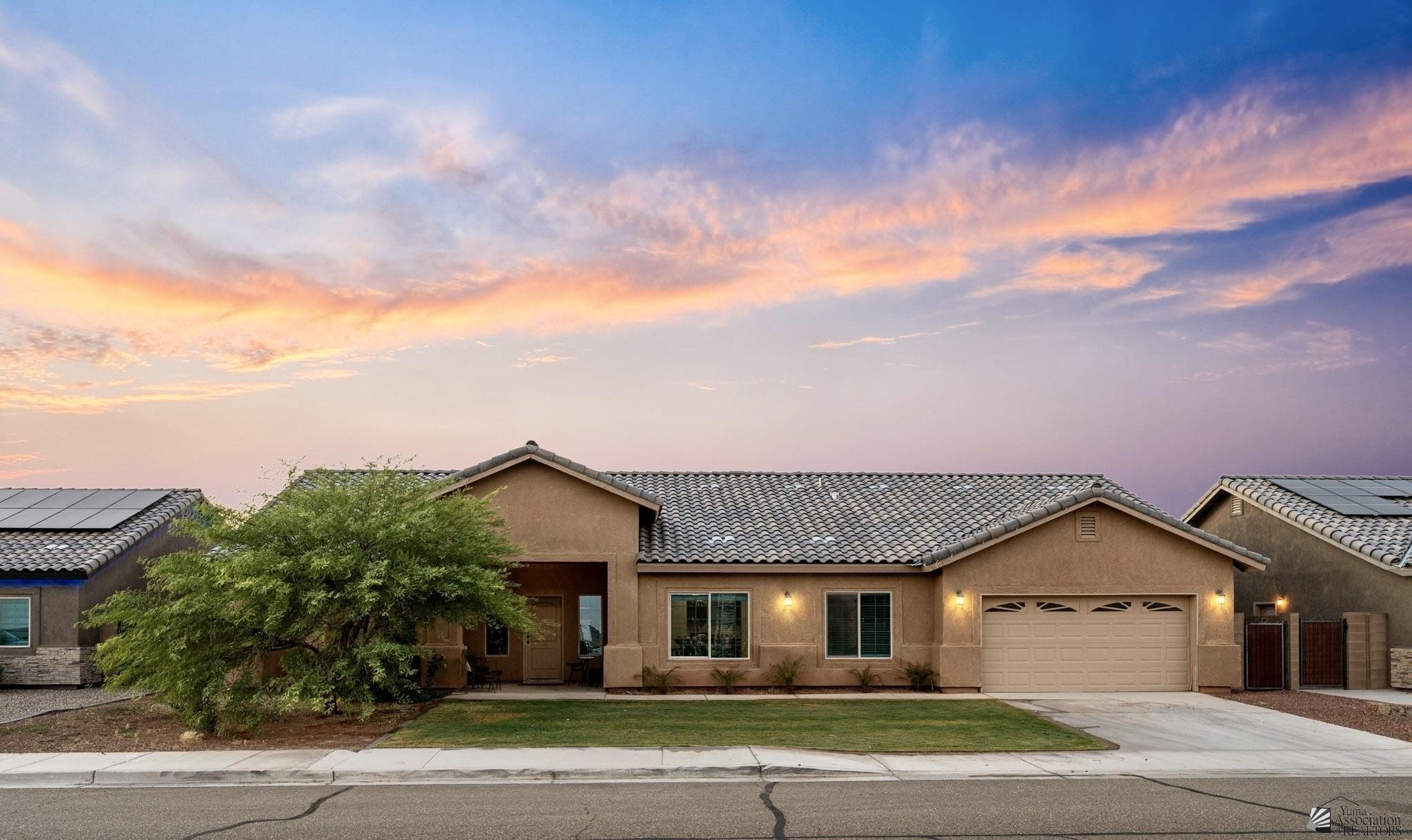 Single Family 4BR 3BA - 5904 E 45 PL, Yuma, AZ