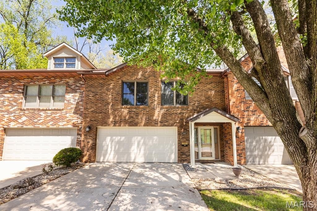 Single Family 2BR 3BA - 306 Northoak Drive, Collinsville, IL