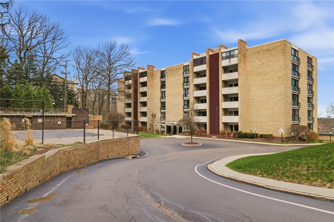 Condo 1BR 1BA - 53 Highland Rd, Bethel Park, PA