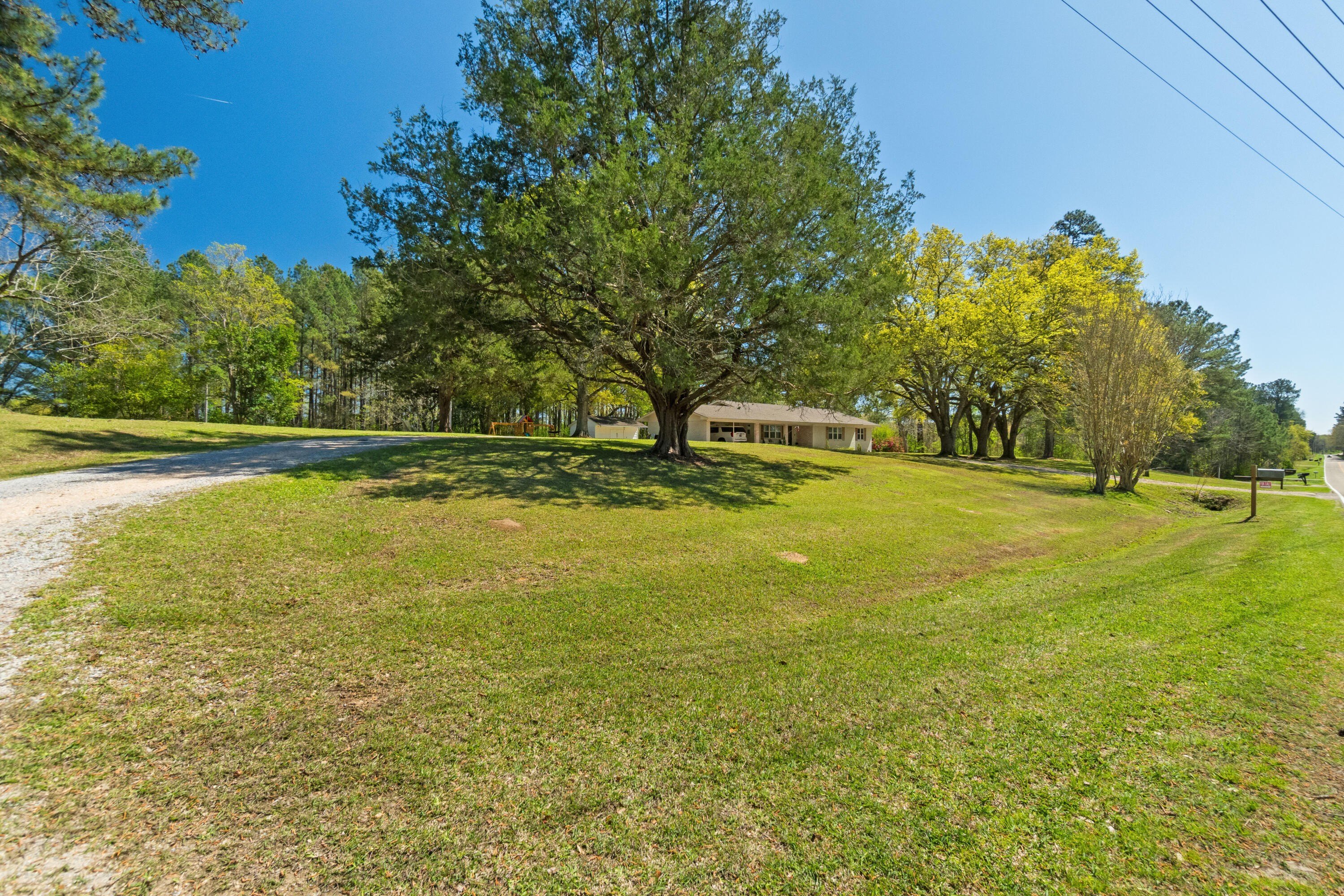 Single Family 3BR 2BA - 1086 Springhill, Laurel, MS