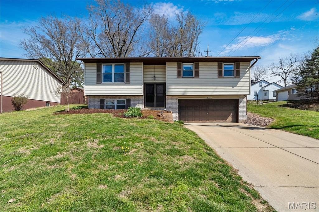 Single Family 3BR 2BA - 1500 Valley Forge Drive, Collinsville, IL