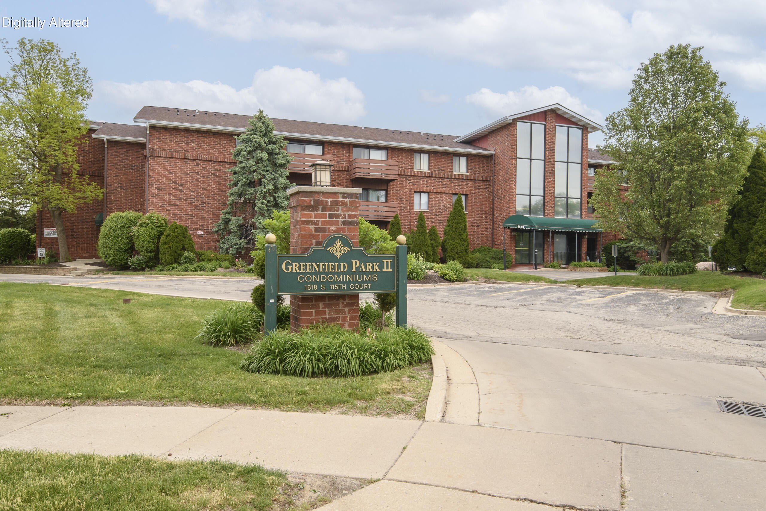 Condo 2BR 2BA - 1618 S 115th Ct, West Allis, WI
