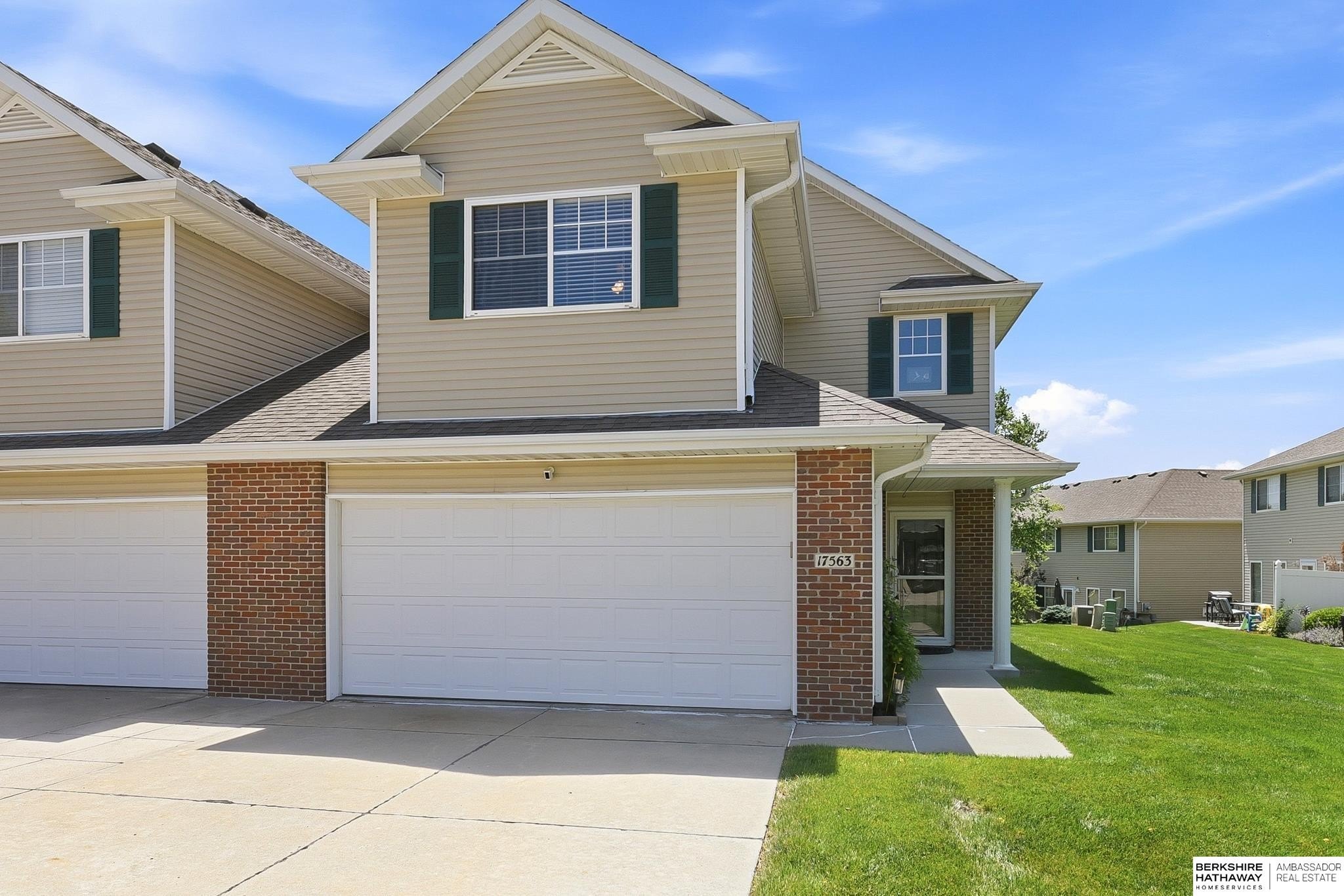 Single Family 3BR 3BA - 17563 Parker Plaza, Omaha, NE