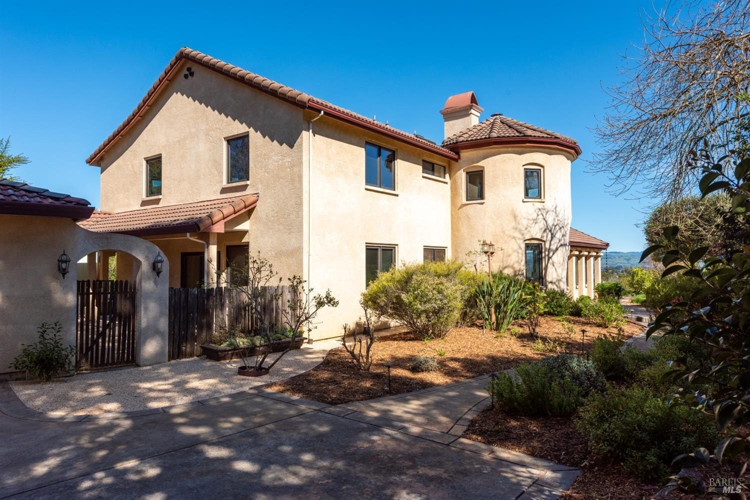 Single Family 3BR 3BA - 2405 Lewis Drive, Sebastopol, CA