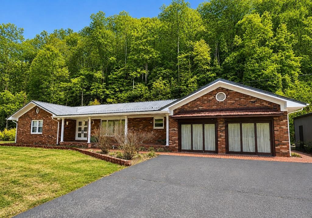 Single Family 3BR 3BA - 4205 Feds Creek Road, Steele, KY