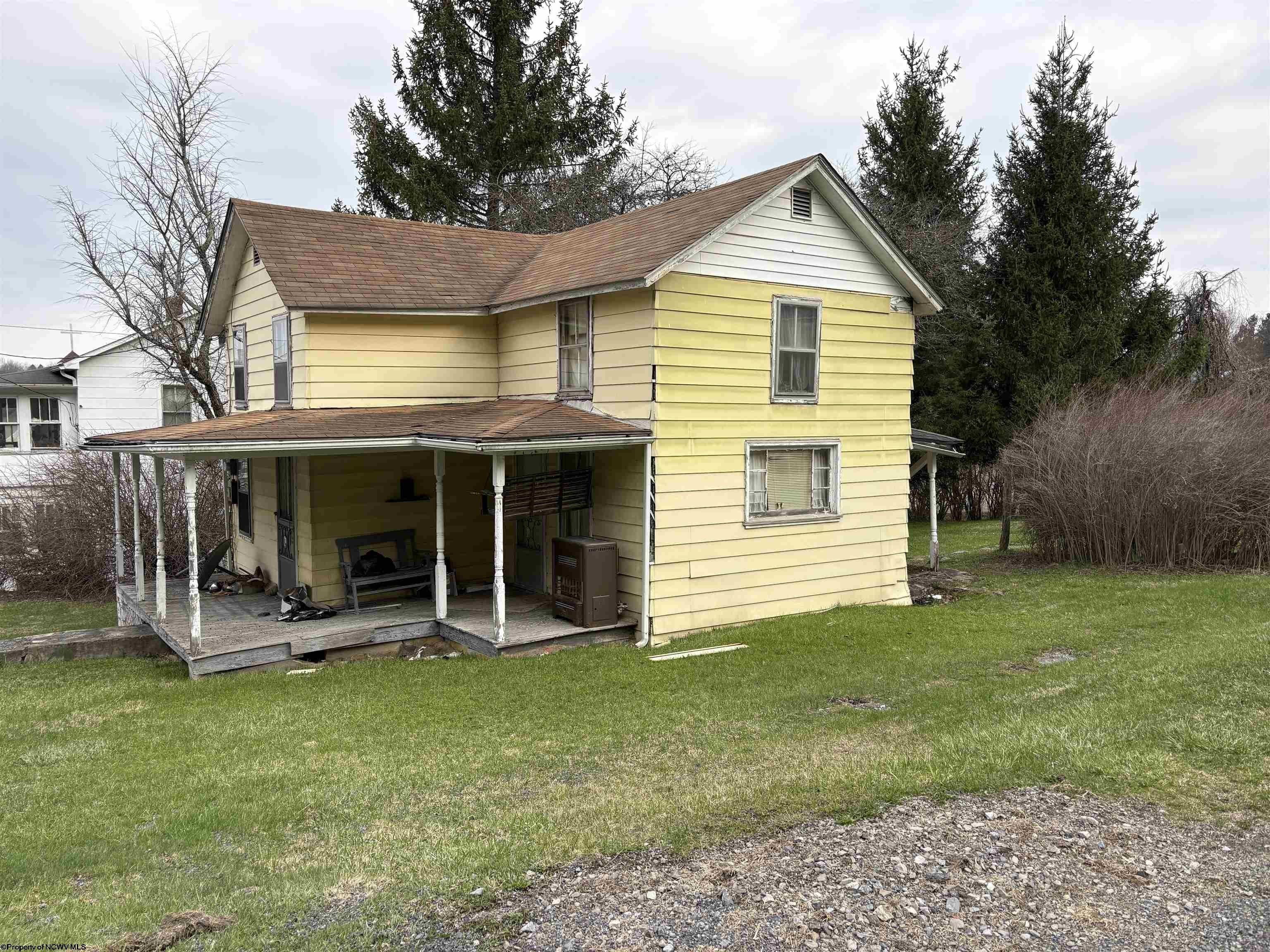 Single Family 3BR 1BA - 183 3rd Street, Thomas, WV
