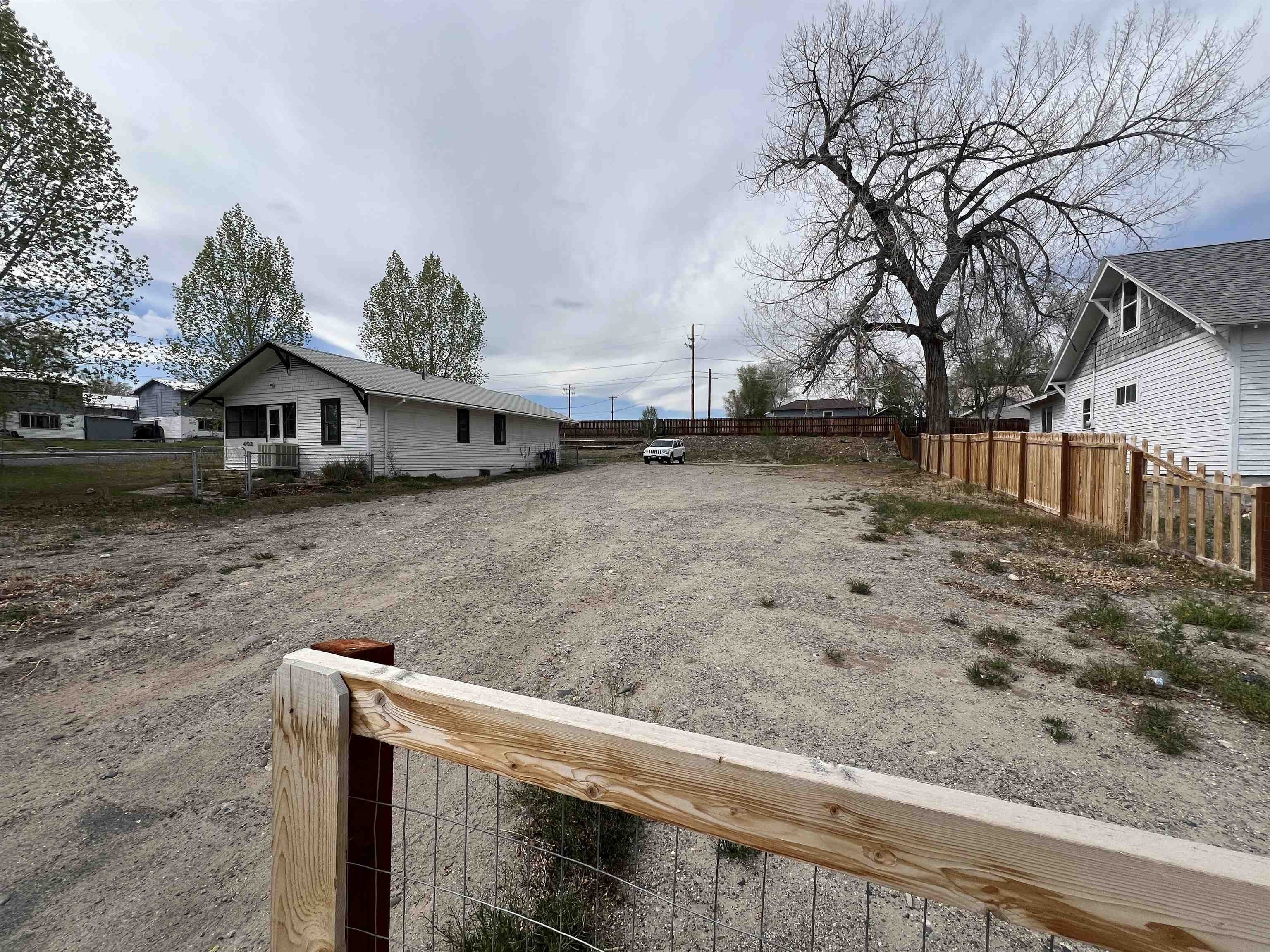 Single Family 2BR 1BA - 402 E Monroe, Riverton, WY