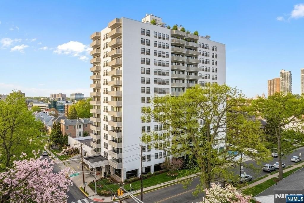 Condo 1BR 2BA - 1600 Center Avenue, Fort Lee, NJ