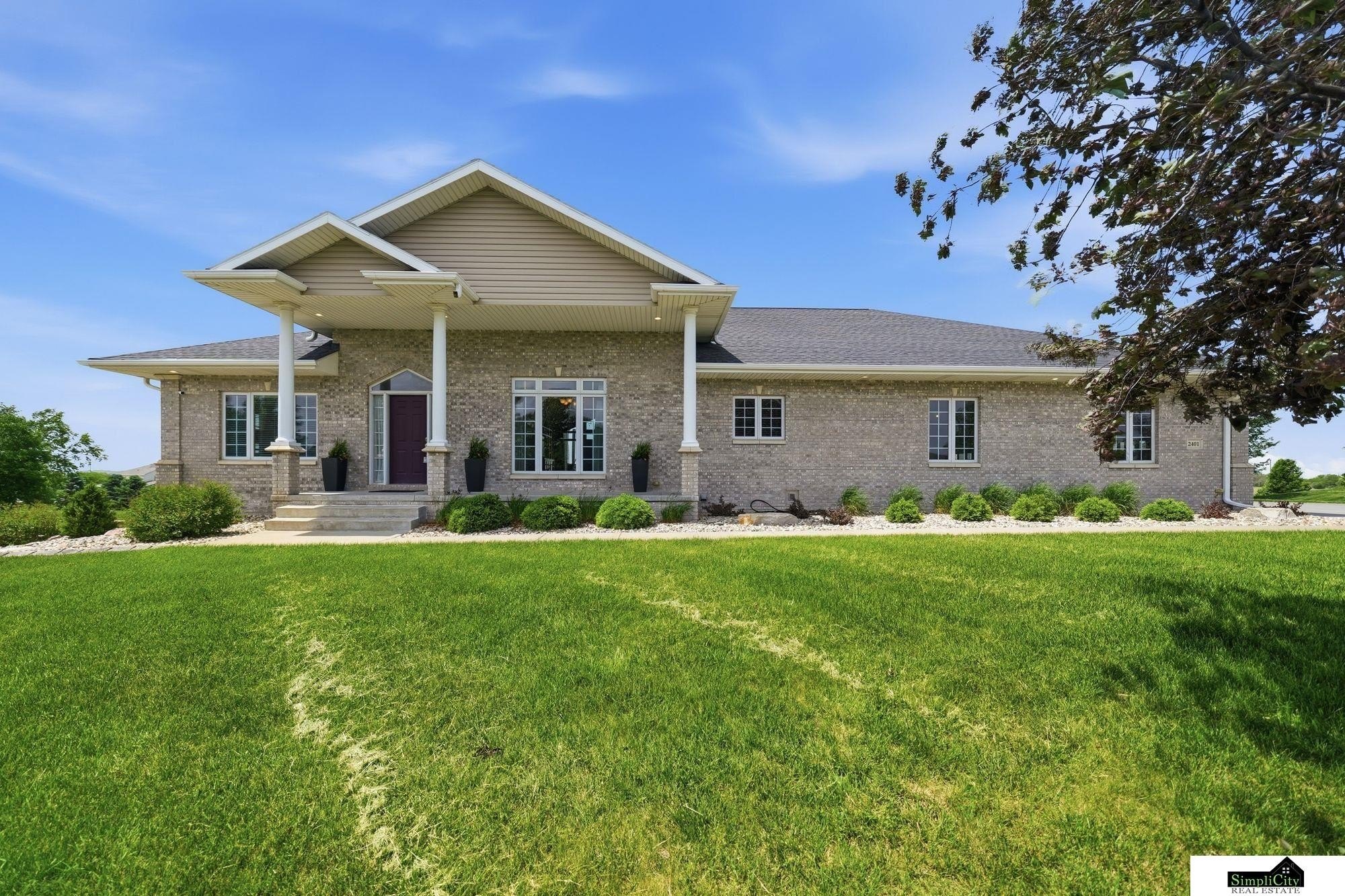 Single Family 5BR 5BA - 2401 SW 47th Street, Lincoln, NE
